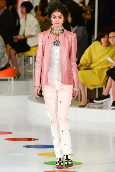 Look 32